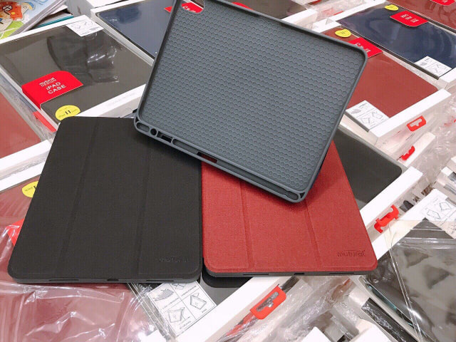 Bao Da iPad Mini 5 Leather Case Hiệu Mutural Chính Hãng được thiết kế 2 bề mặt da cùng màu trang trí xung quanh đường viền đen rất chắc chắn, bên trong có lớp đệm thoát nhiệt tốt. 